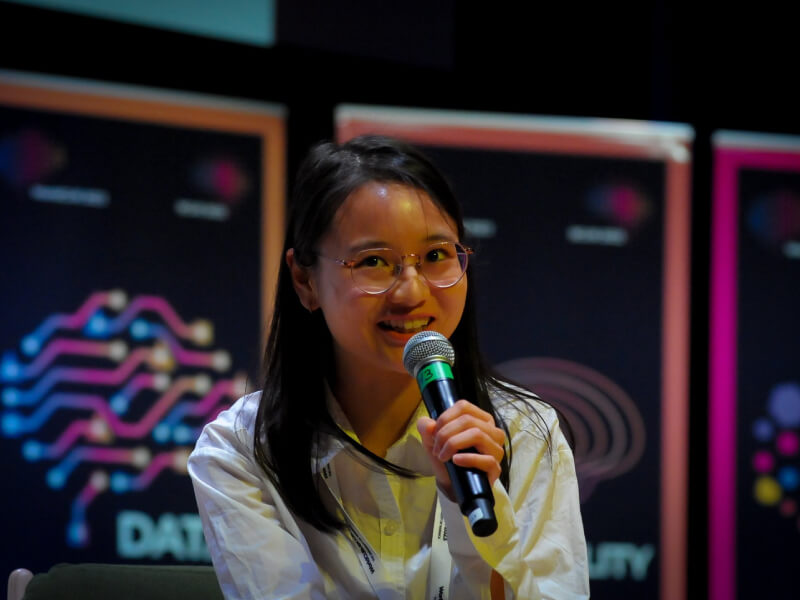 Yi Ting Loo talking at an event