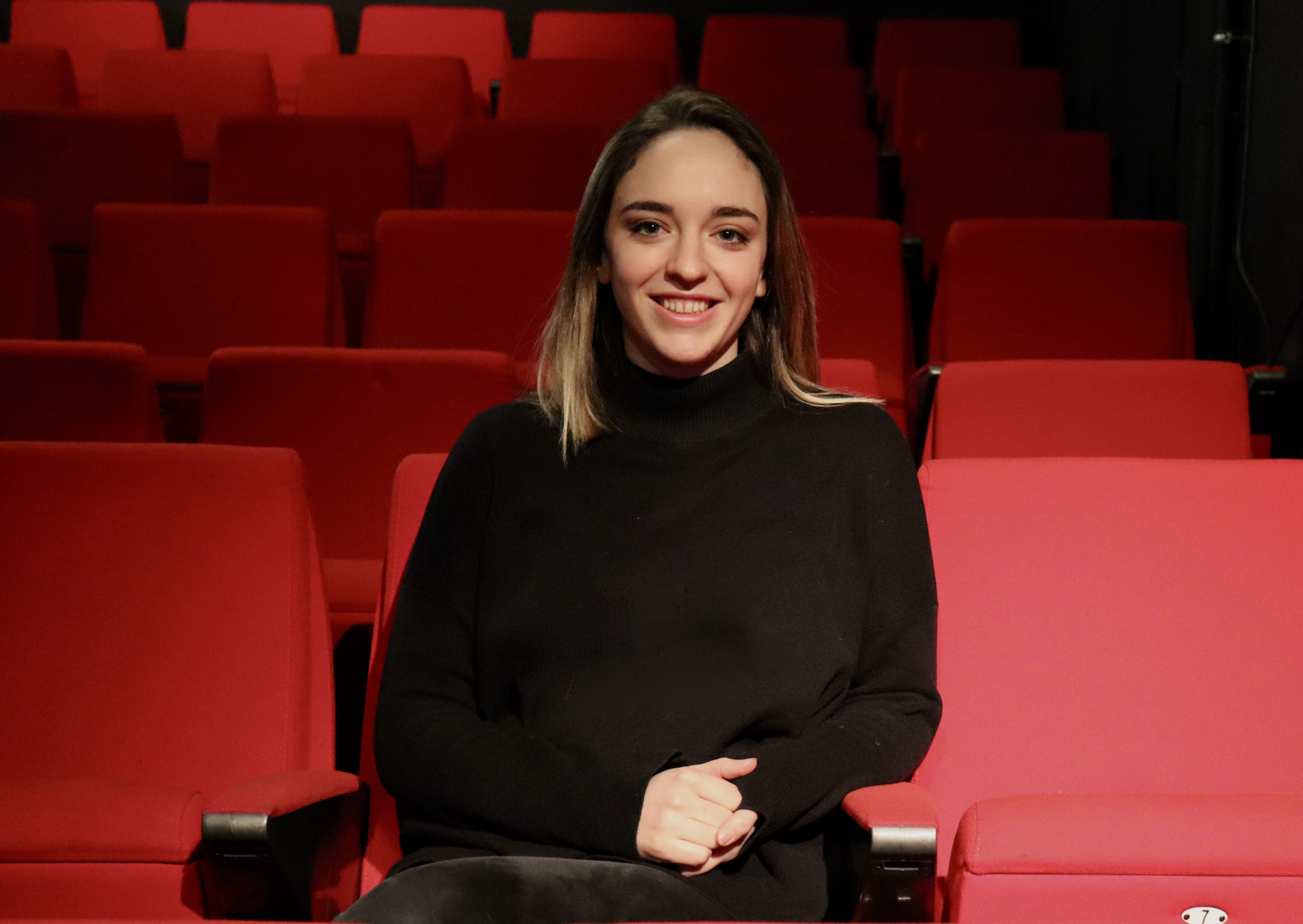 Mahlia in a theatre gall