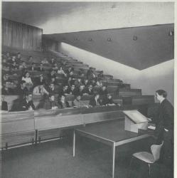 An Economic Lecture in progress in the Arts Lecture Theatre which will seat over 300. Prospectus 1967-68. Warwick Digital Collection.