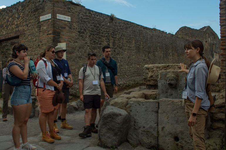 Group tour of Pompeii - Anne Marie
