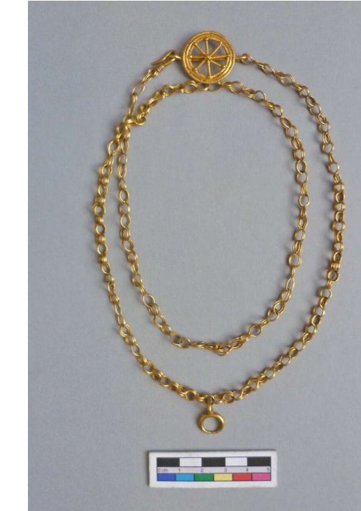 Gold necklace British Museum No. 1850,0601.3.