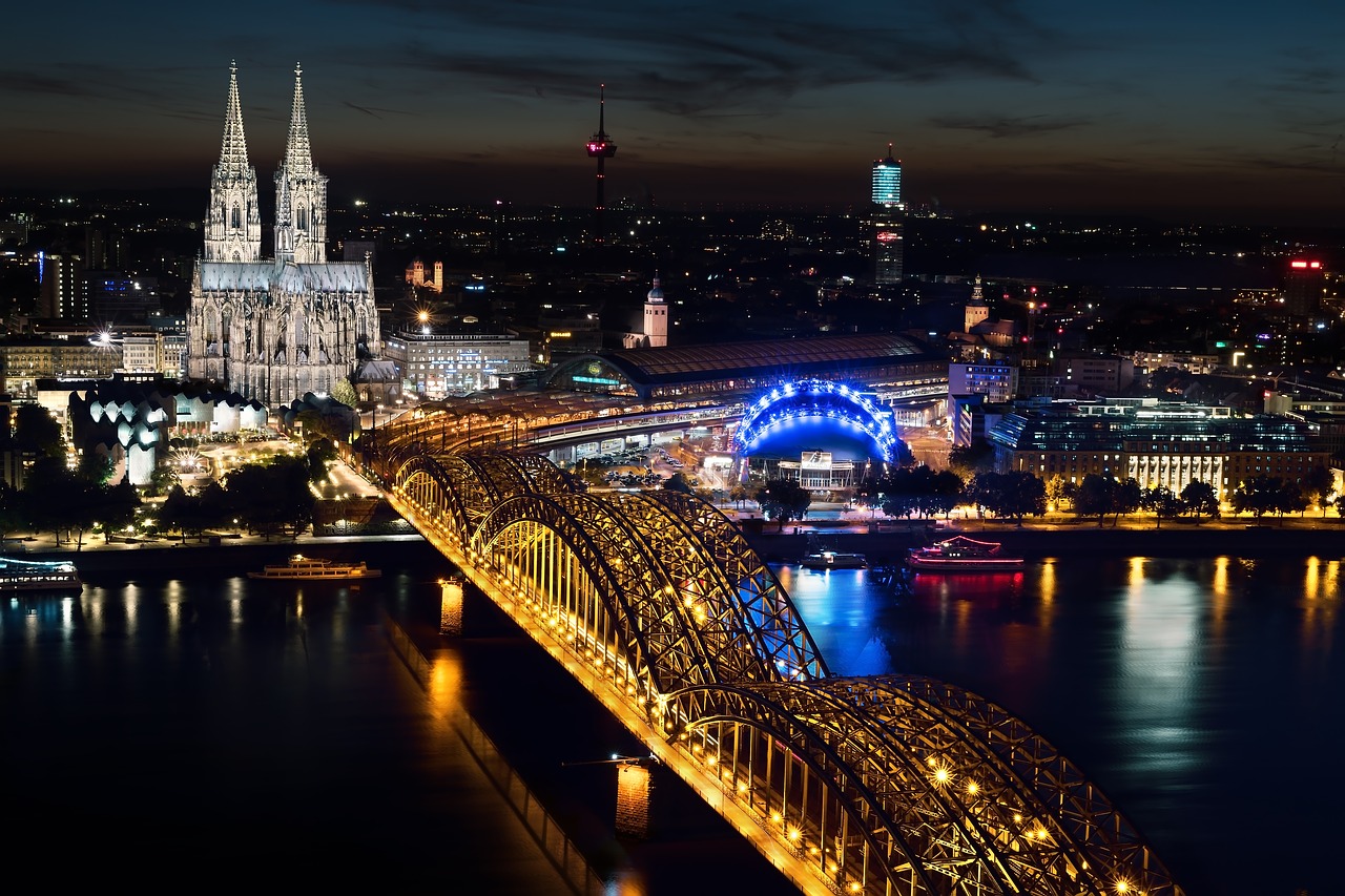 Cologne skyline night
