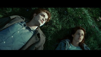 Edward (Robert Pattinson) and Bella (Kristen Stewart) in Catherine Hardwicke's Twilight