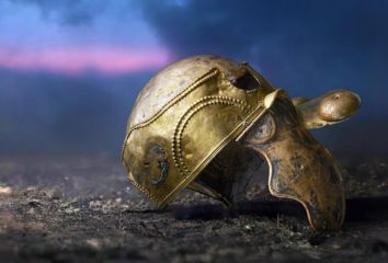 Roman helmet on the ground