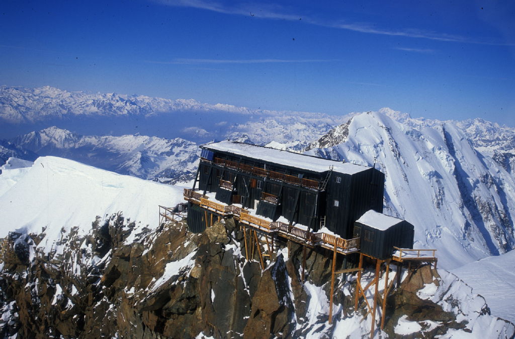 The Margherita Hut (4,554m), Monte Rosa, Italy   (http://www.mensadventuretravel.com/?p=227)