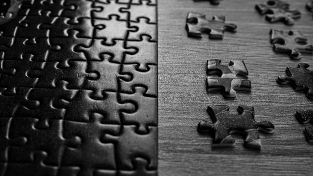 Picture of a jigsaw and jigsaw pieces