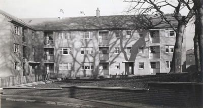 image_7_corporation_housing_at_duntarvie_quadrant_easterhouse_1959.jpg