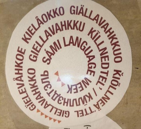 Nio samiska språk.