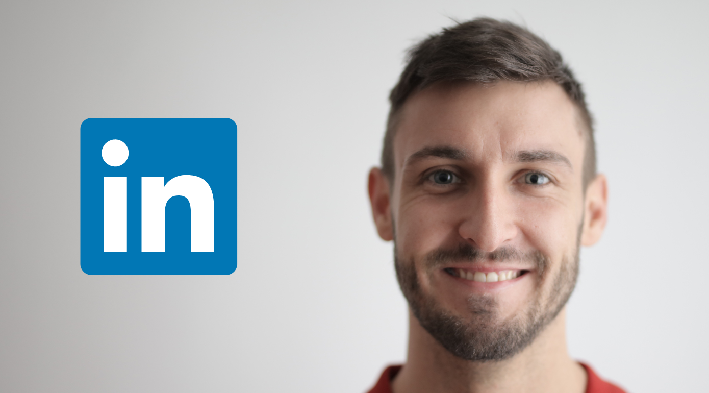 A linkedin headsot with the logo