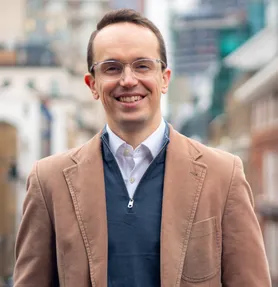Headshot photo of Dr Bryn Davies