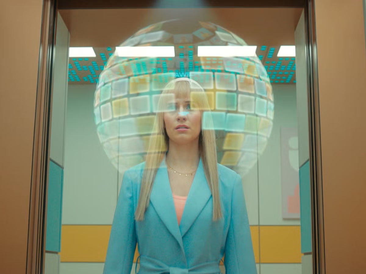 Lindy Pepperbean and her social media bubble from Doctor Who episode Dot and Bubble. source: BBC