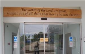 Biblical quotation over the door of the Cavendish Laboratory