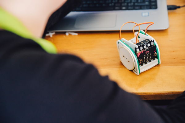 A robotic buggy powered by a Micro:Bit