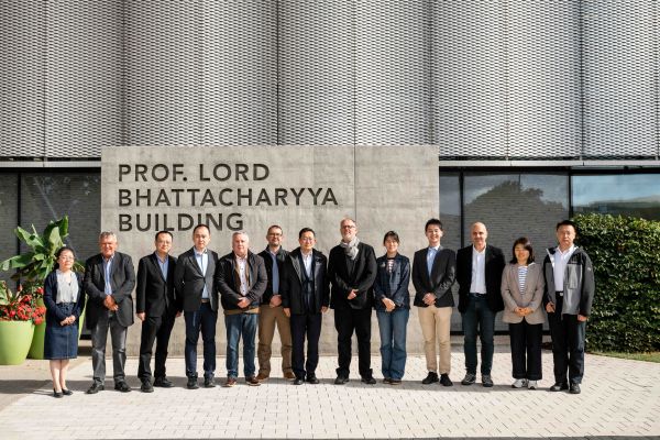 Representatives from SINOPEC visit WMG