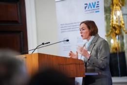 Picture shows Professor Sarah Sharples, Chief Scientific Adviser at the Department for Transport delivering a keynote at the PAVE UK launch event