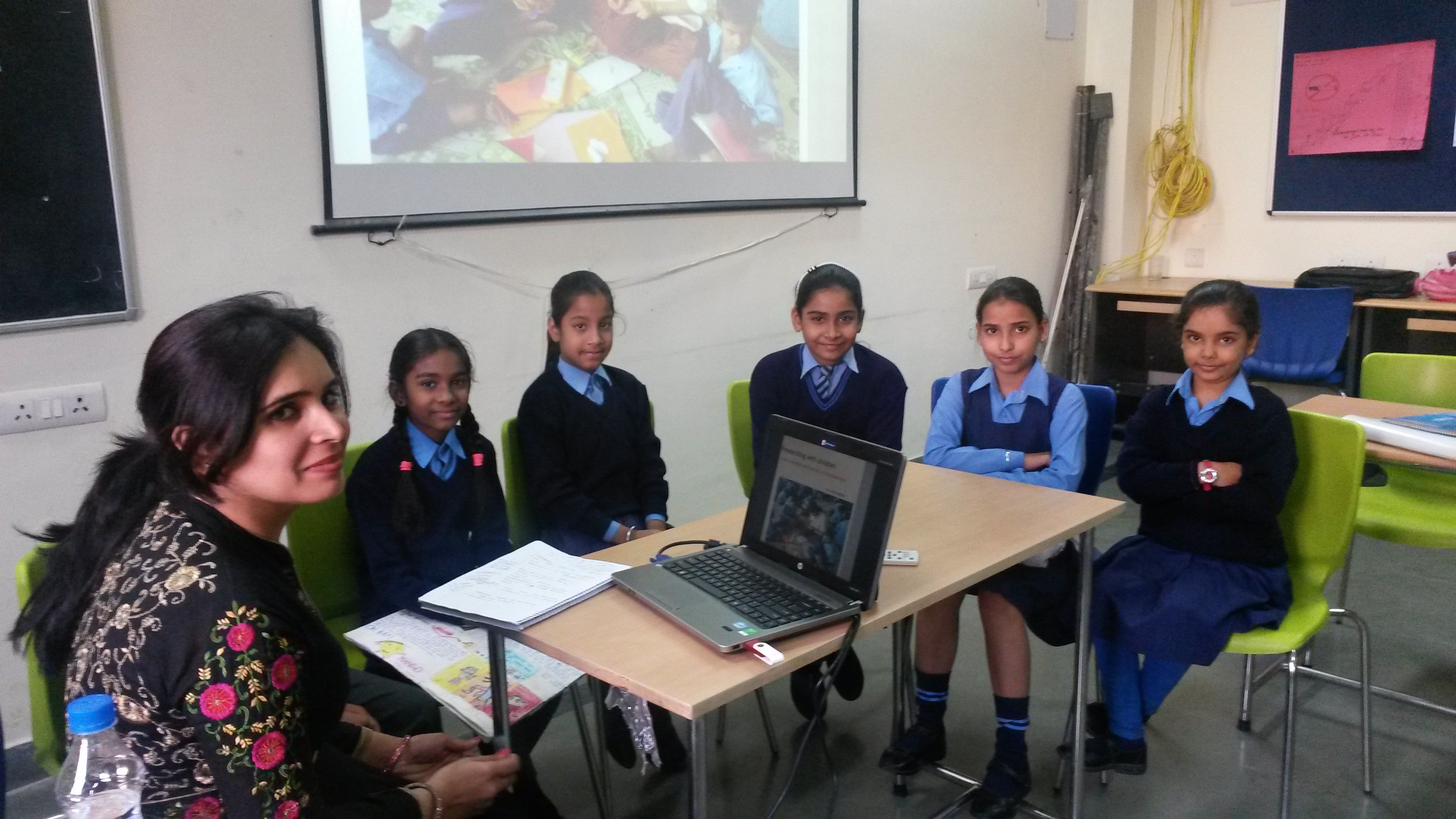 teacher_with_pupils_at_delhi_workshop.jpg