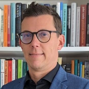 a headshot photo of David