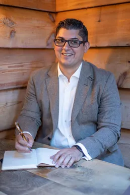 Oz Hassan Portrait