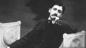 Proust reclining