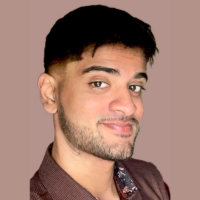 Kaushik Ganeshan headshot
