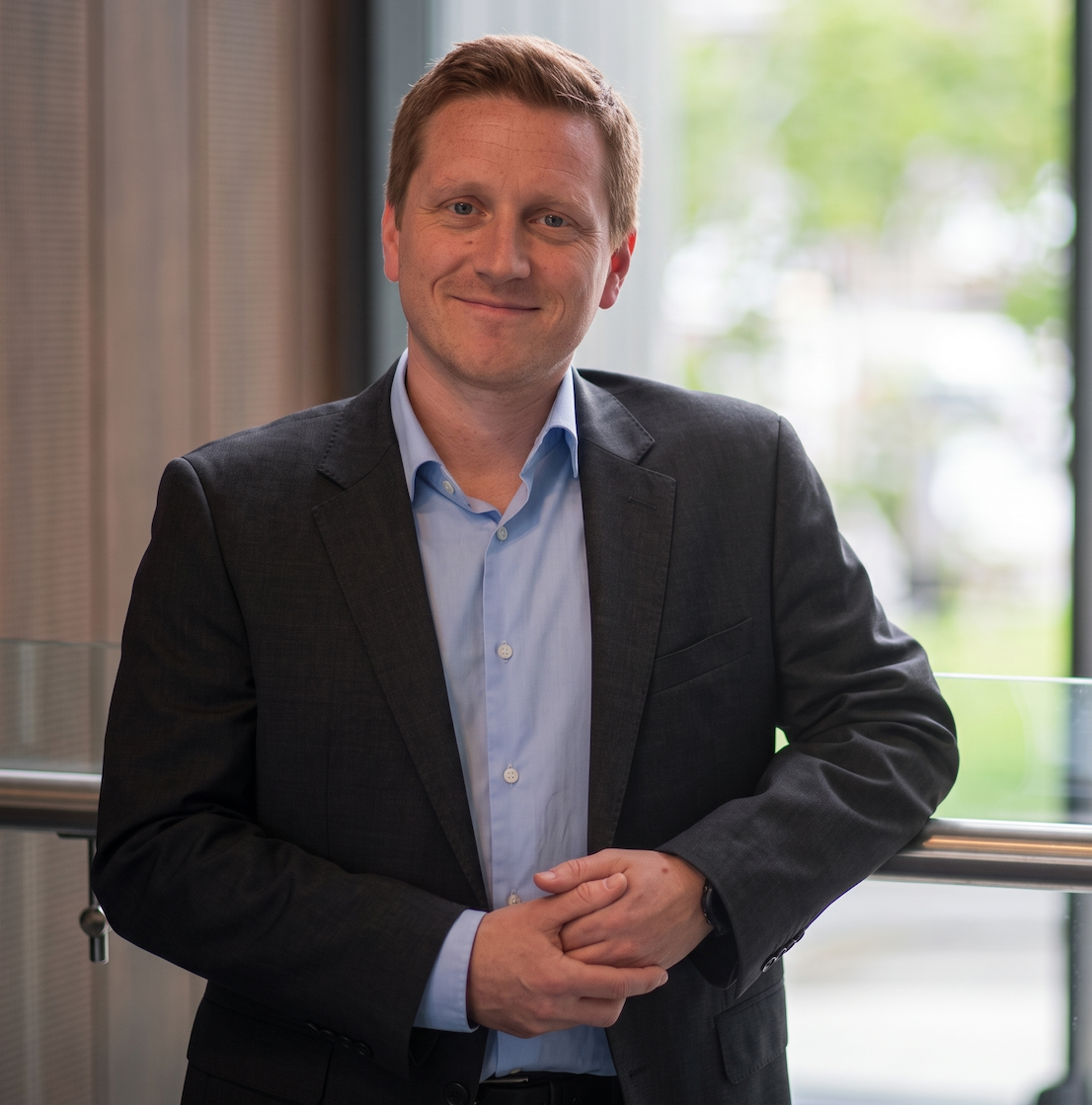 Dr Roland Kassemeier.
