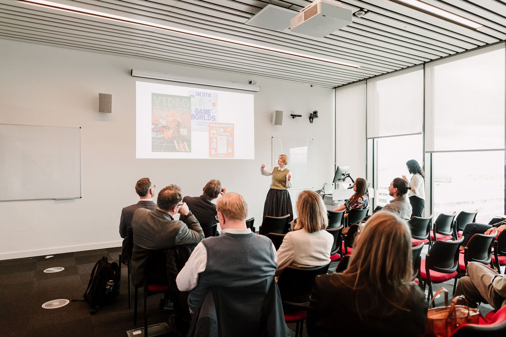 A presentation to seated people