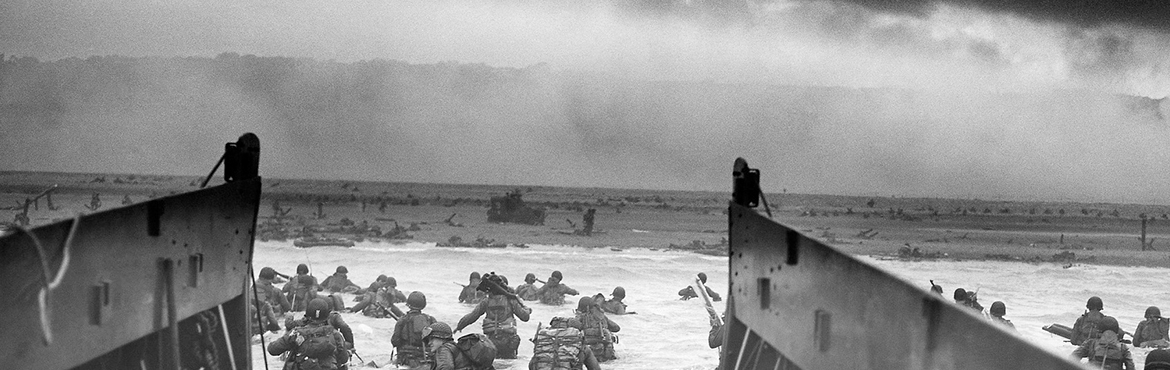 soldiers landing on beach