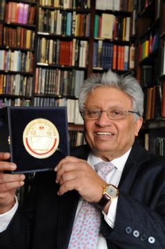 Professor Lord Kumar Bhattacharyya with the Queen’s Anniversary Prize Medal