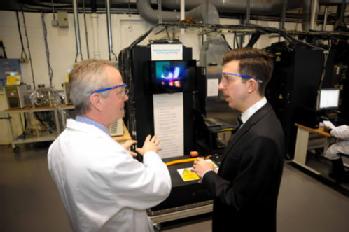 Gareth Davies Right) Director General, Business and Science, at the Department for Business, Innovation and Skills (BIS) visits WMG.
