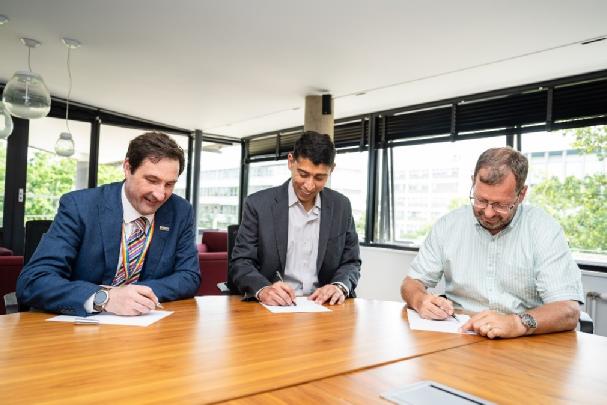 Left to right: Dave Greenwood, CEO WMG centre HVMC, Kedar Munipella Global CEO TAE, Richard Moore General Manager, E-mobility TAE