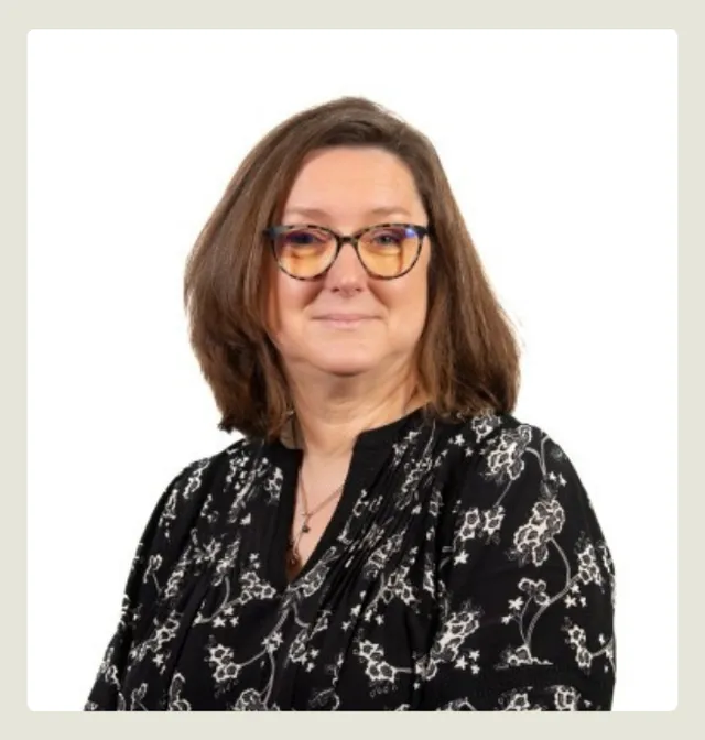 Dr Nikki Kernaghan