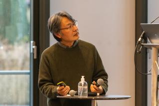 Professor Sotaro Kita (Psychology) speaks to delegates