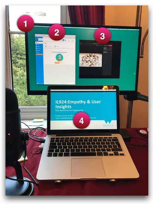 2 screens arranged one above the other