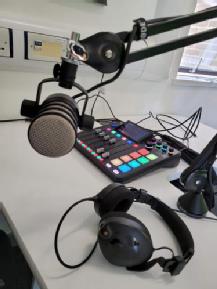 Image showing 1 mic, headphone and the rodecaster