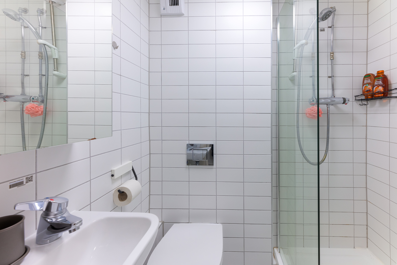 Benefactors En Suite Bathroom