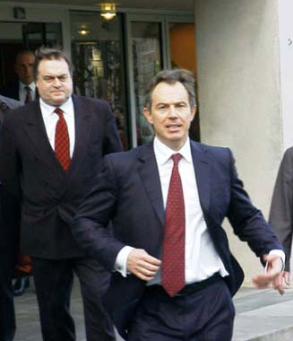 Prime Minister Tony Blair and Deputy Prime Minister John Prescott on the steps of Senate House