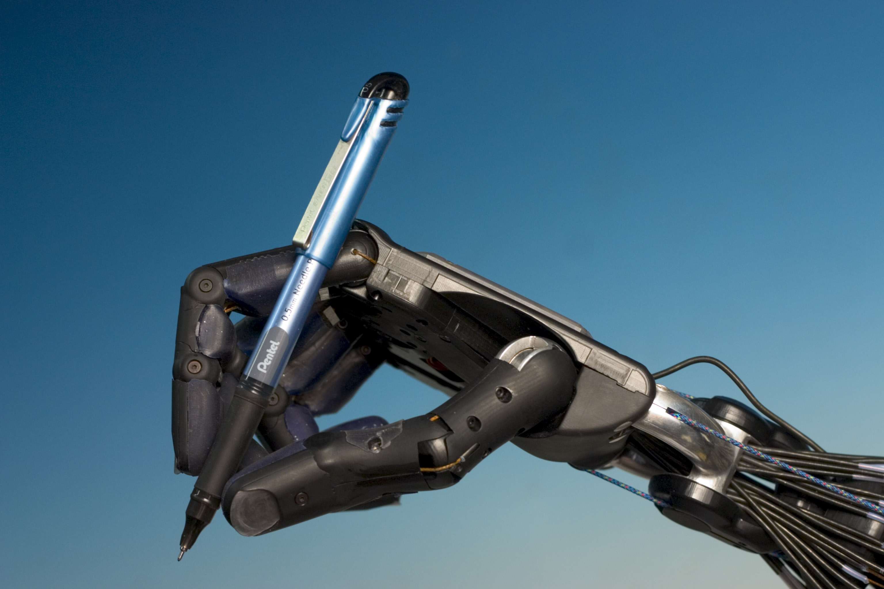 Newswise: Robot hands one step closer to human thanks to WMG AI algorithms