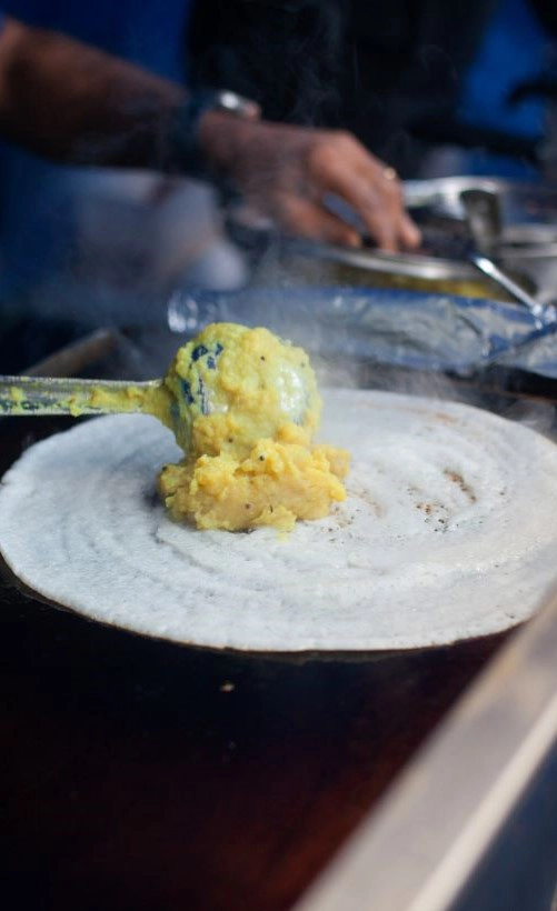 Man making dosa