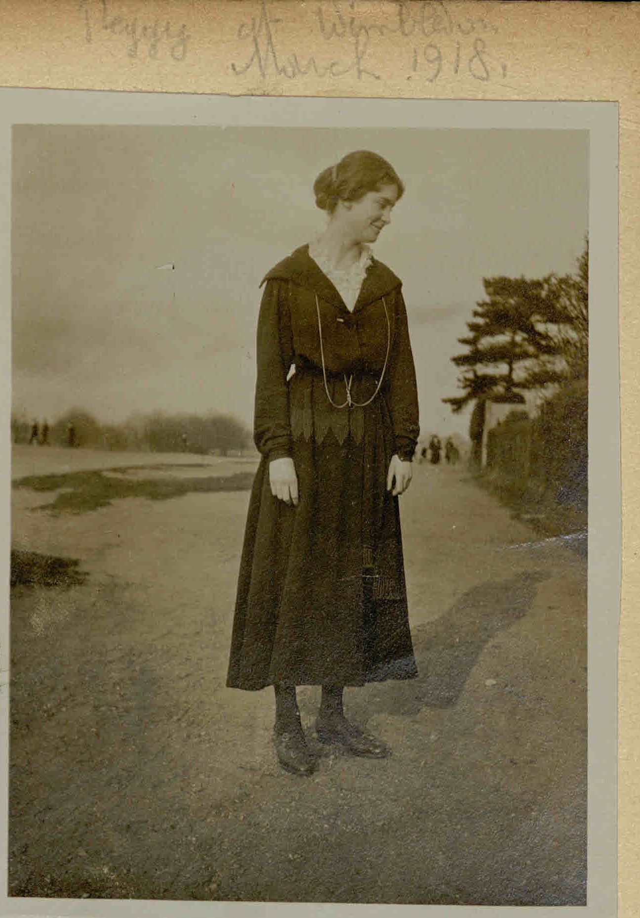 Photograph of Peggy Leigh, 1918