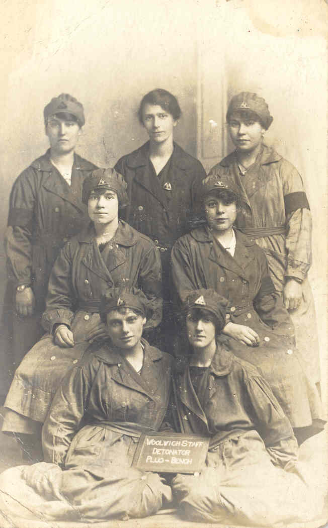 Postcard of munitions workers employed at Woolwich