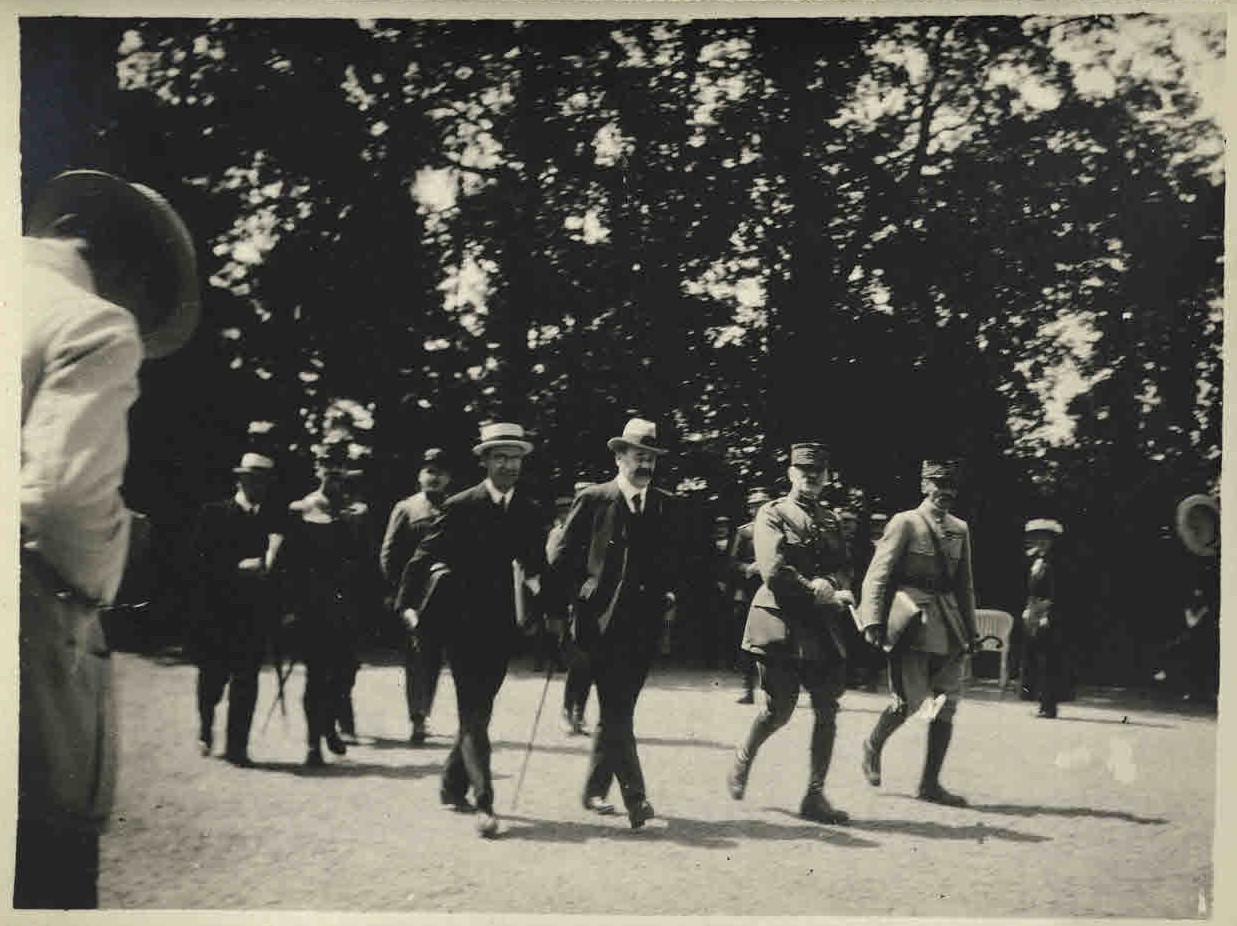 Arrivals at the Spa conference, 1920