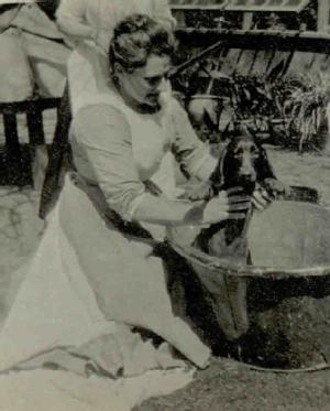 Mrs Simpson with Joffie at Bath, 1915