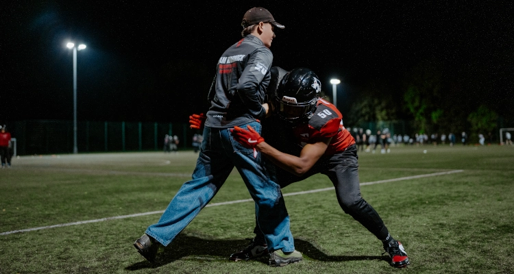Joshua Ogbonna playing american football