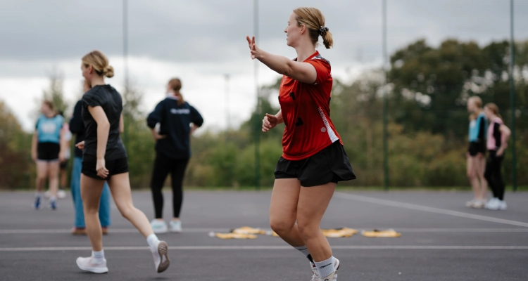Saffie Clark playing netball