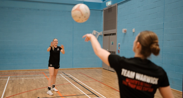 Tori Fisher playing netball in the Sports & Wellness Hub