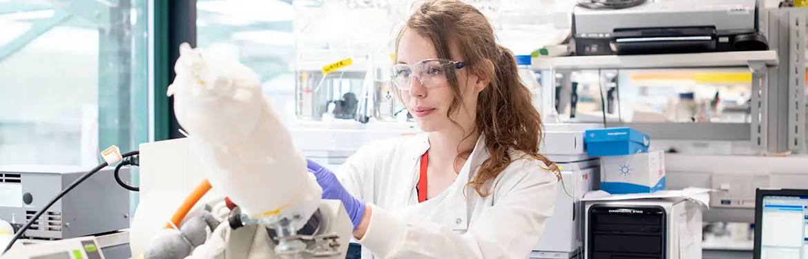 Biomedical student in lab