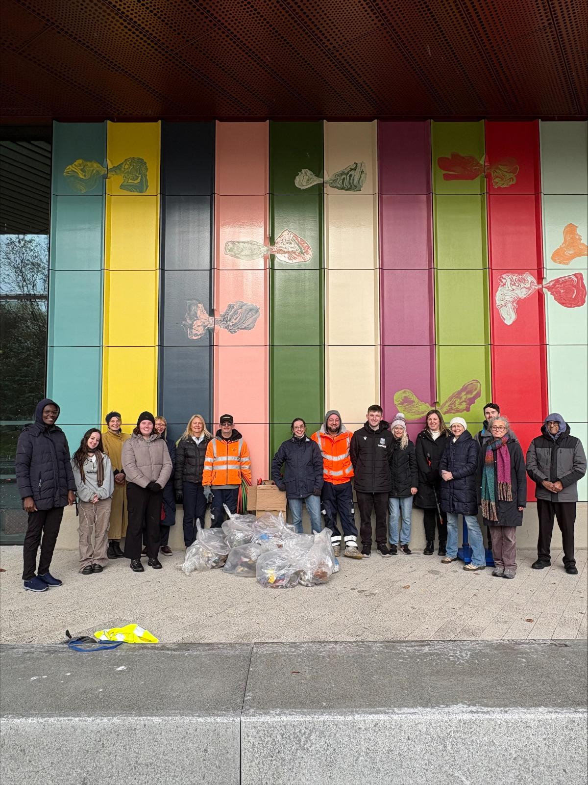 Group of litter pickers 2