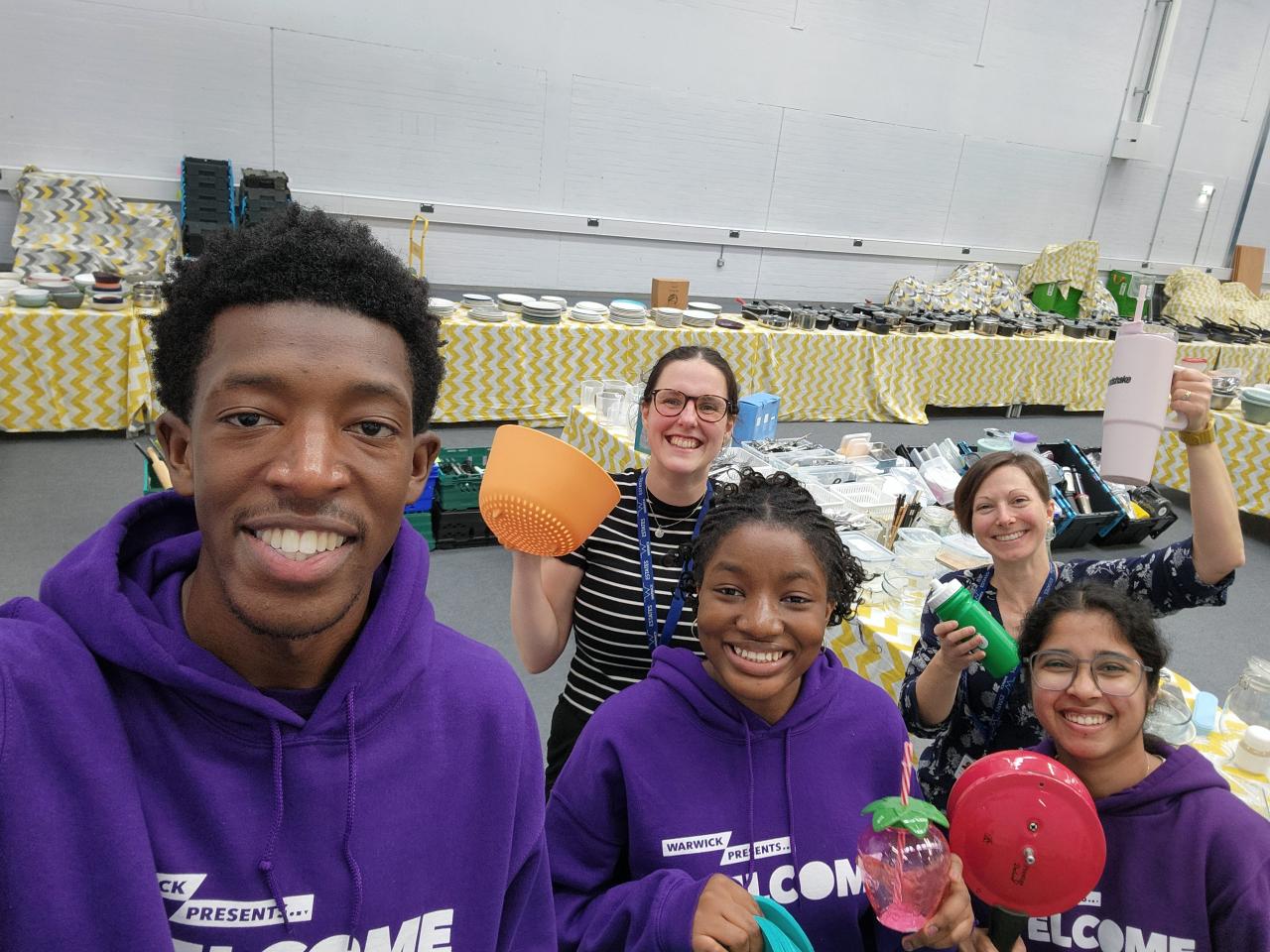 Kitchen Kit Makret group photo