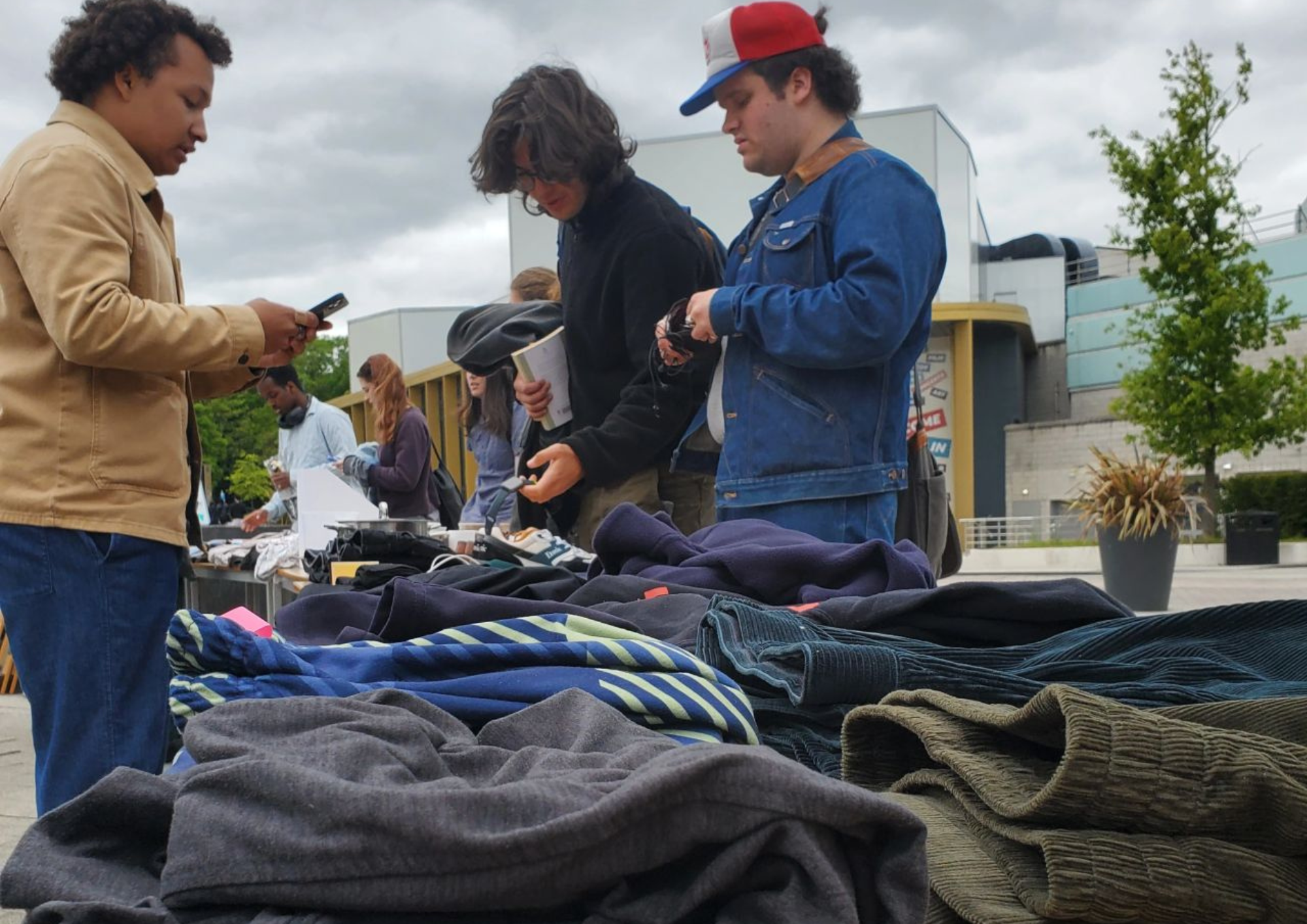 yard sale stall